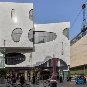 Cove Centrum فندق